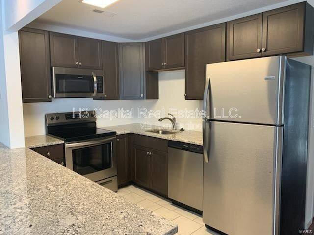 Townhouse for rent at 80 Village Court, Glen Carbon, IL 62034