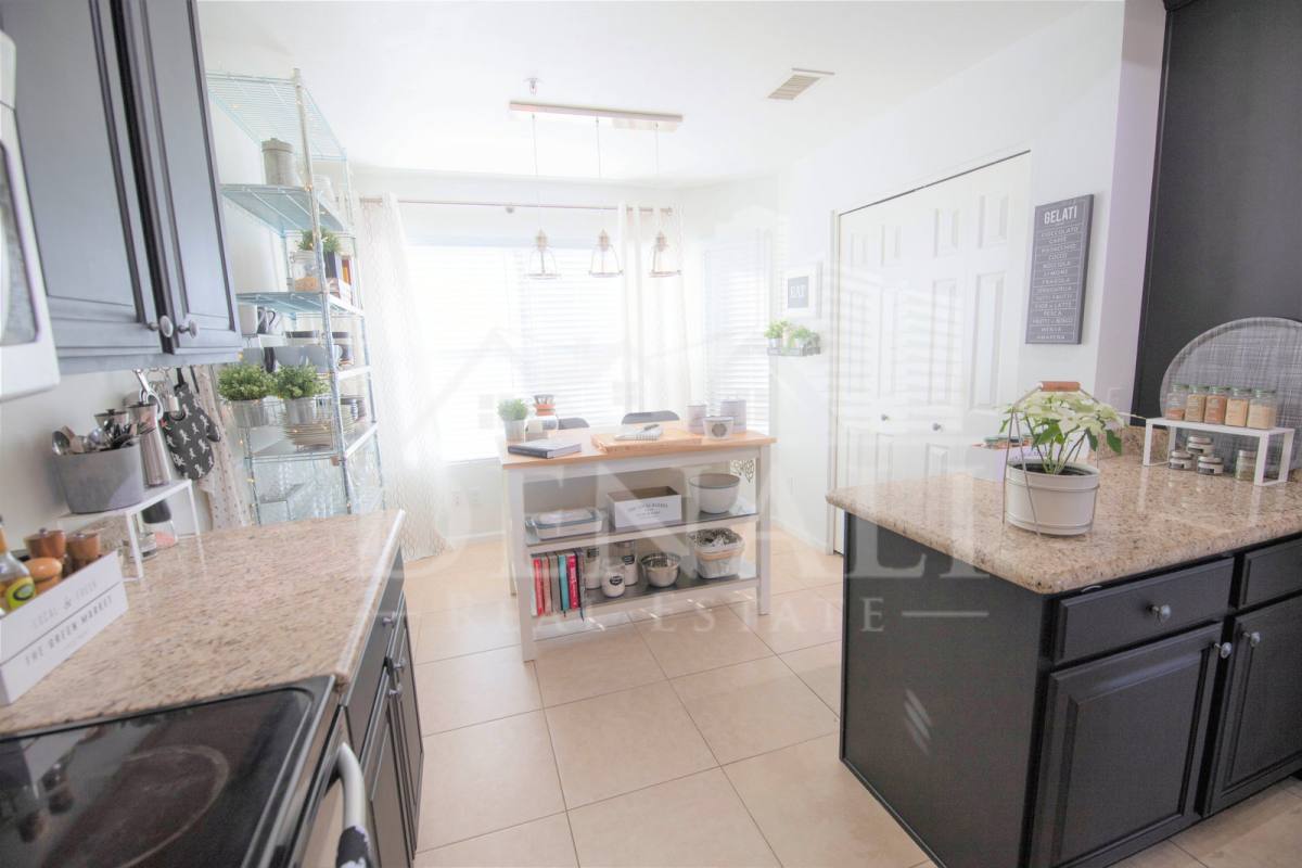 Townhouse for rent at 14203 N 101st St, Scottsdale, AZ 85260