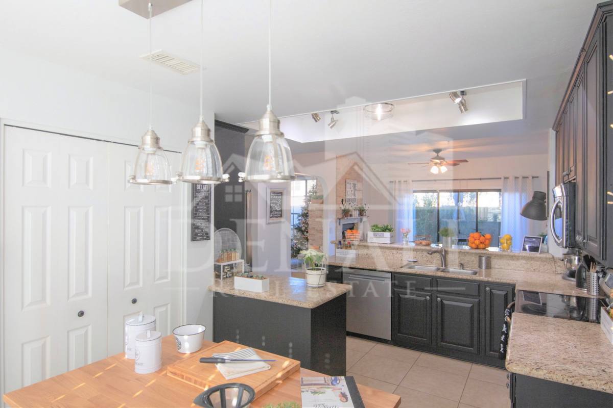 Townhouse for rent at 14203 N 101st St, Scottsdale, AZ 85260