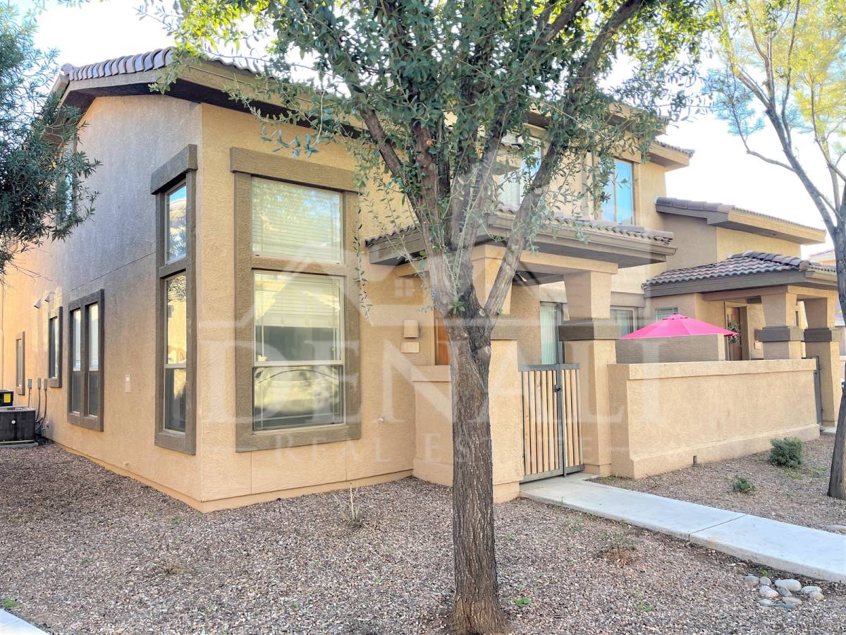 Apartment for rent at 1225 N 36th St #1114, Phoenix, AZ 85008
