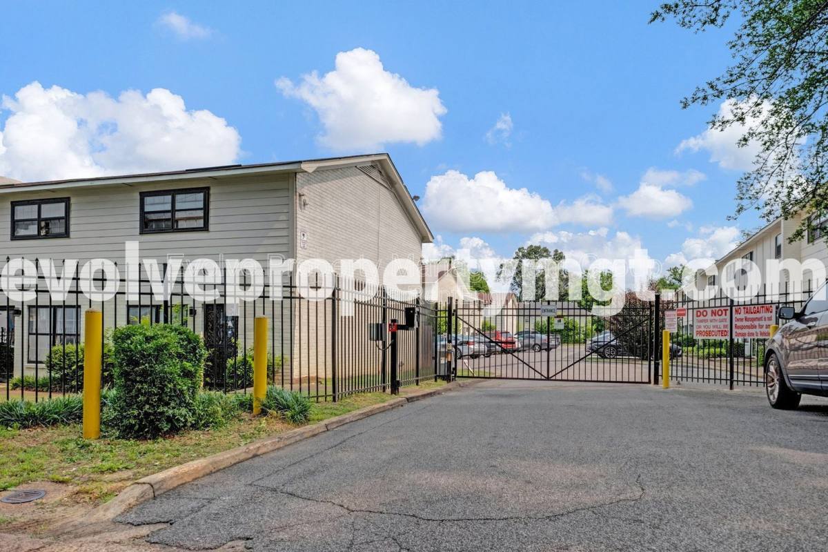 Apartment for rent at 3434 Pruett Court, Memphis, TN 38111