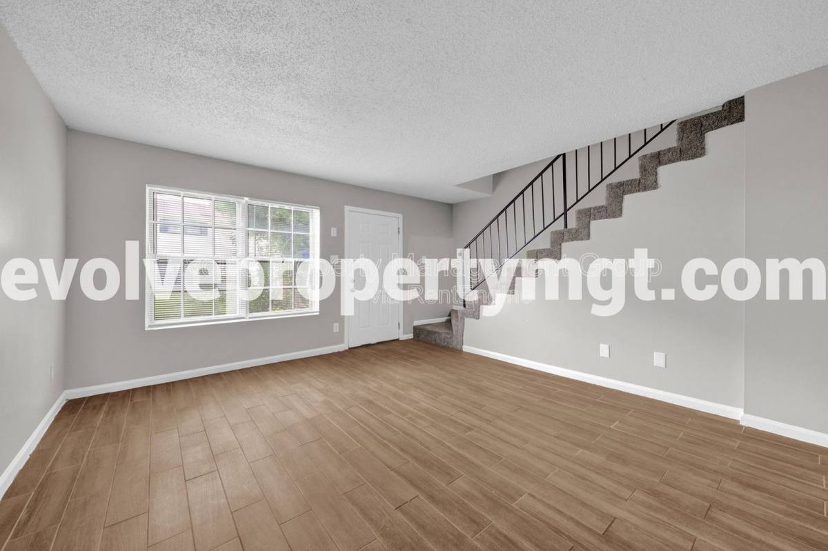 Apartment for rent at 3434 Pruett Court, Memphis, TN 38111