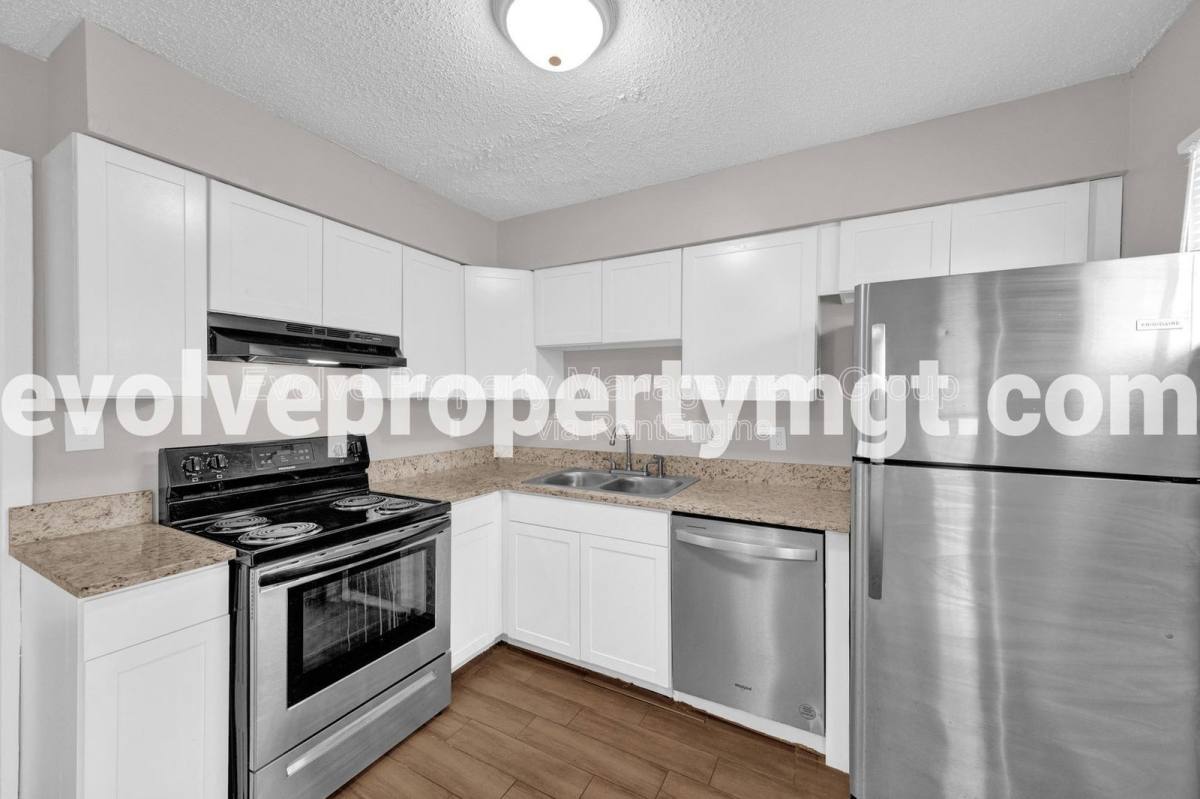 Apartment for rent at 3434 Pruett Court, Memphis, TN 38111