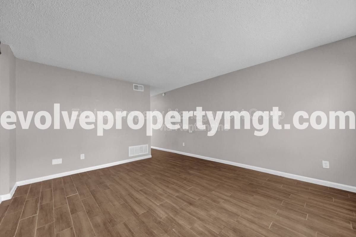 Apartment for rent at 3434 Pruett Court, Memphis, TN 38111