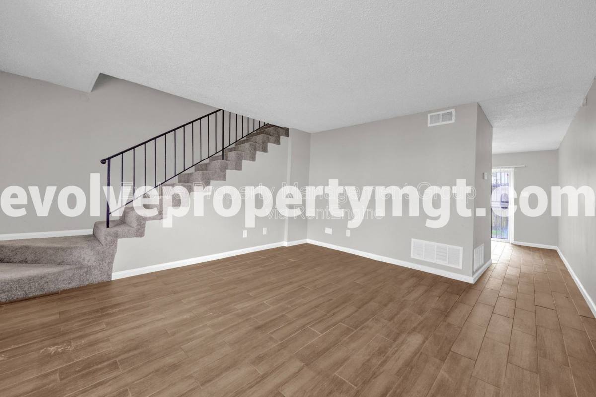 Apartment for rent at 3434 Pruett Court, Memphis, TN 38111