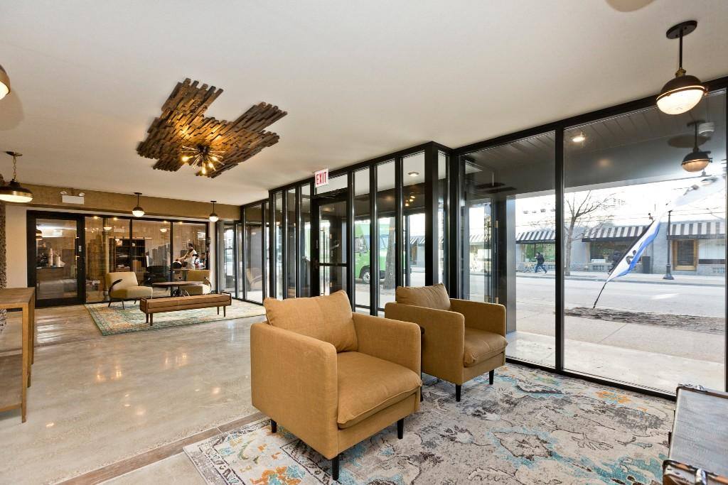 Apartment for rent at 5536 N Sheridan Rd, Chicago, IL 60640