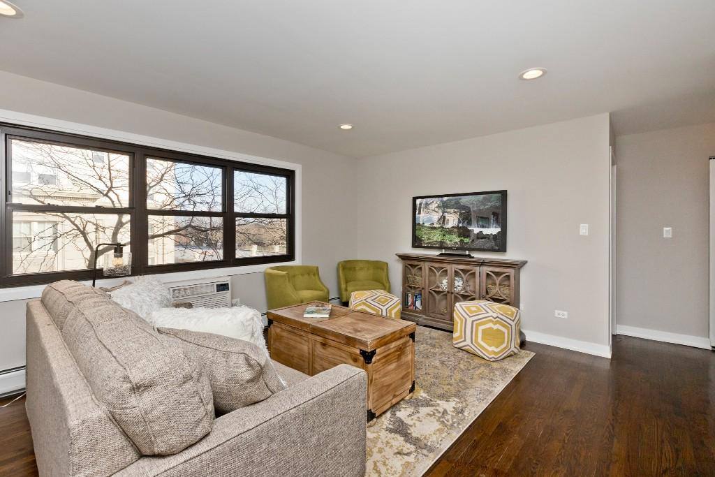 Apartment for rent at 5536 N Sheridan Rd, Chicago, IL 60640