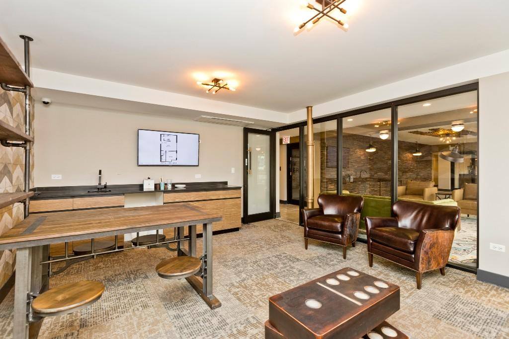 Apartment for rent at 5536 N Sheridan Rd, Chicago, IL 60640