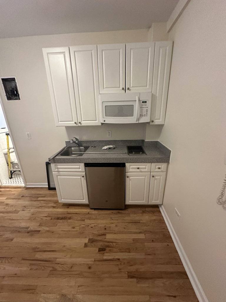 Apartment for rent at 305 W 45th St, New York, NY 10036