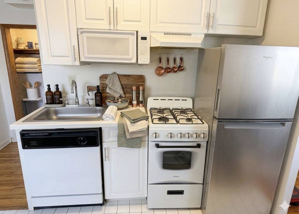 Apartment for rent at 1425 York Ave #9AA, New York, NY 10021