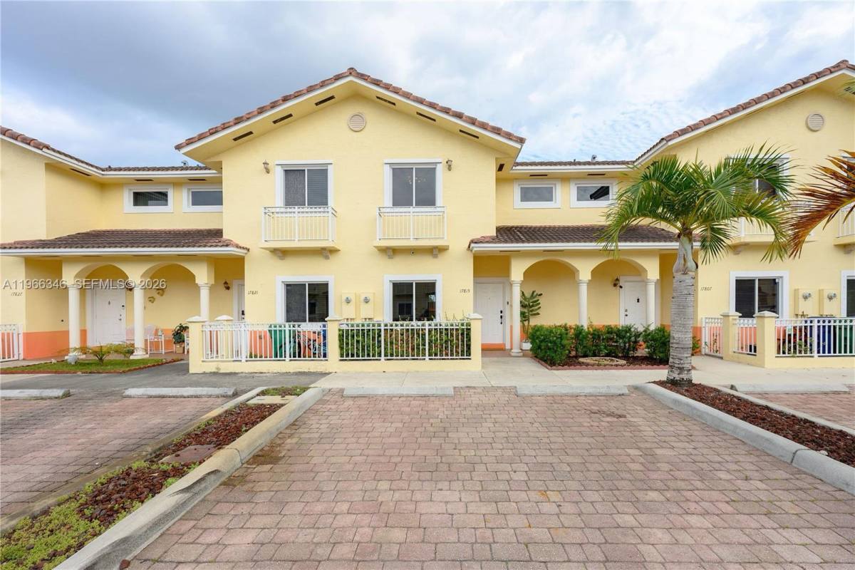 Townhouse for rent at 17815 NW 74th Court, Hialeah, FL 33015