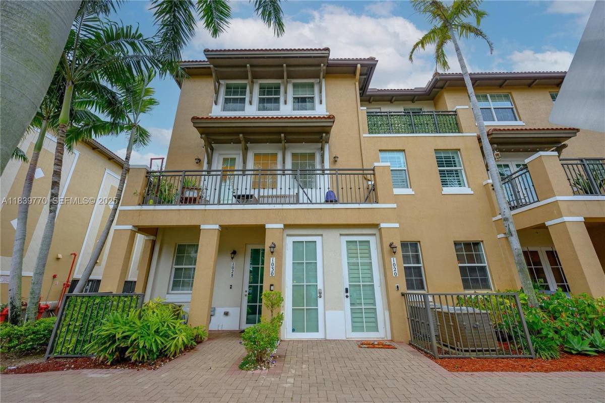 House for rent at 1030 SW 147th Ave, Hollywood, FL 33027