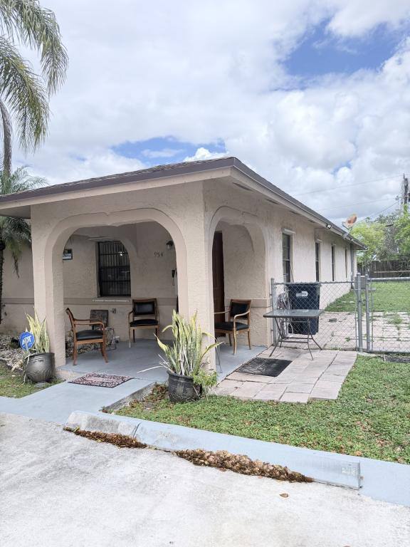 House for rent at 944 NW 14th St, Homestead, FL 33034