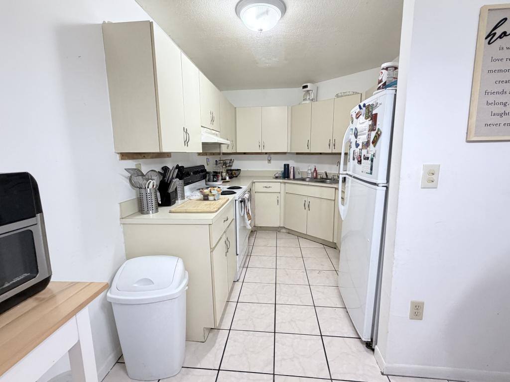 House for rent at 944 NW 14th St, Homestead, FL 33034