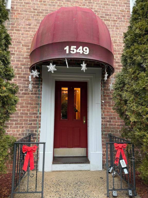 Apartment for rent at 1549 Central Park Ave, Yonkers, NY 10701