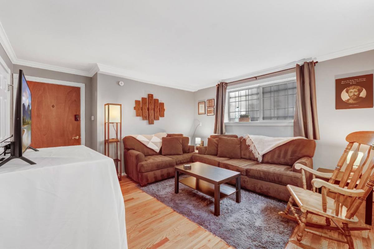 Condo for rent at 1 S Pennsylvania St, Denver, CO 80209