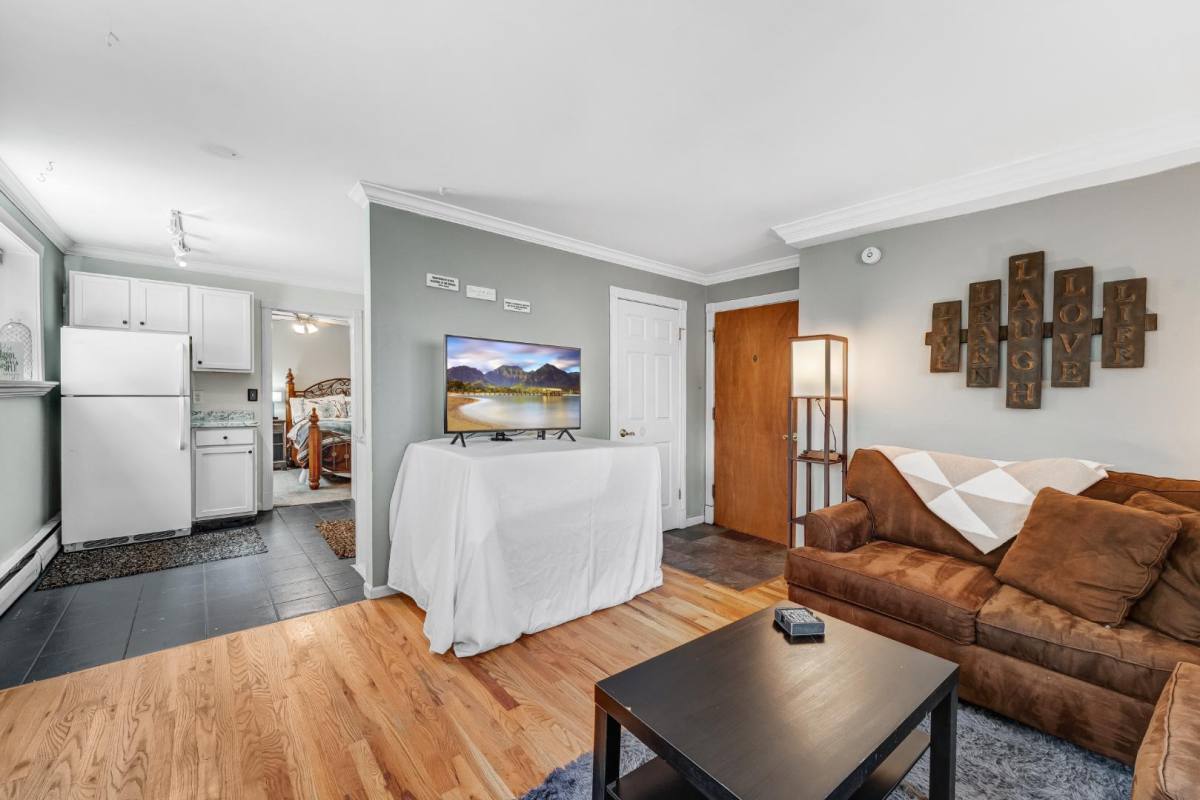 Condo for rent at 1 S Pennsylvania St, Denver, CO 80209