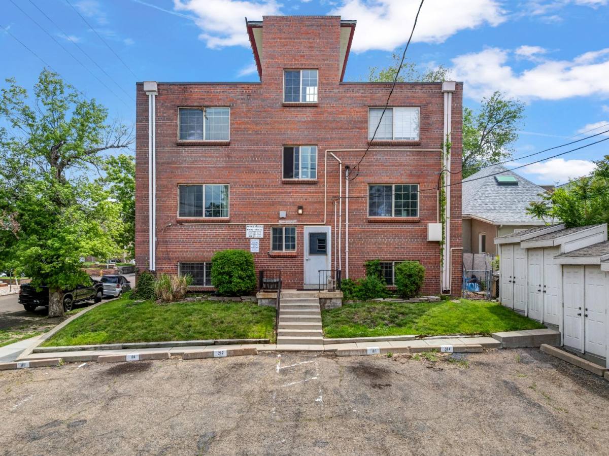 Condo for rent at 1 S Pennsylvania St, Denver, CO 80209