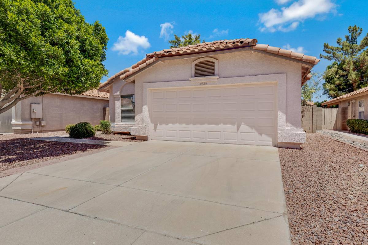 House for rent at 19211 N 78th Ave, Glendale, AZ 85308