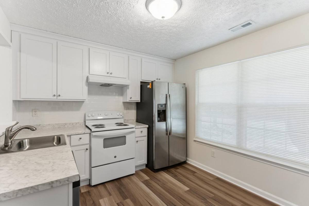 Townhouse for rent at 6319 Harris Heights Ave, Glen Burnie, MD 21061