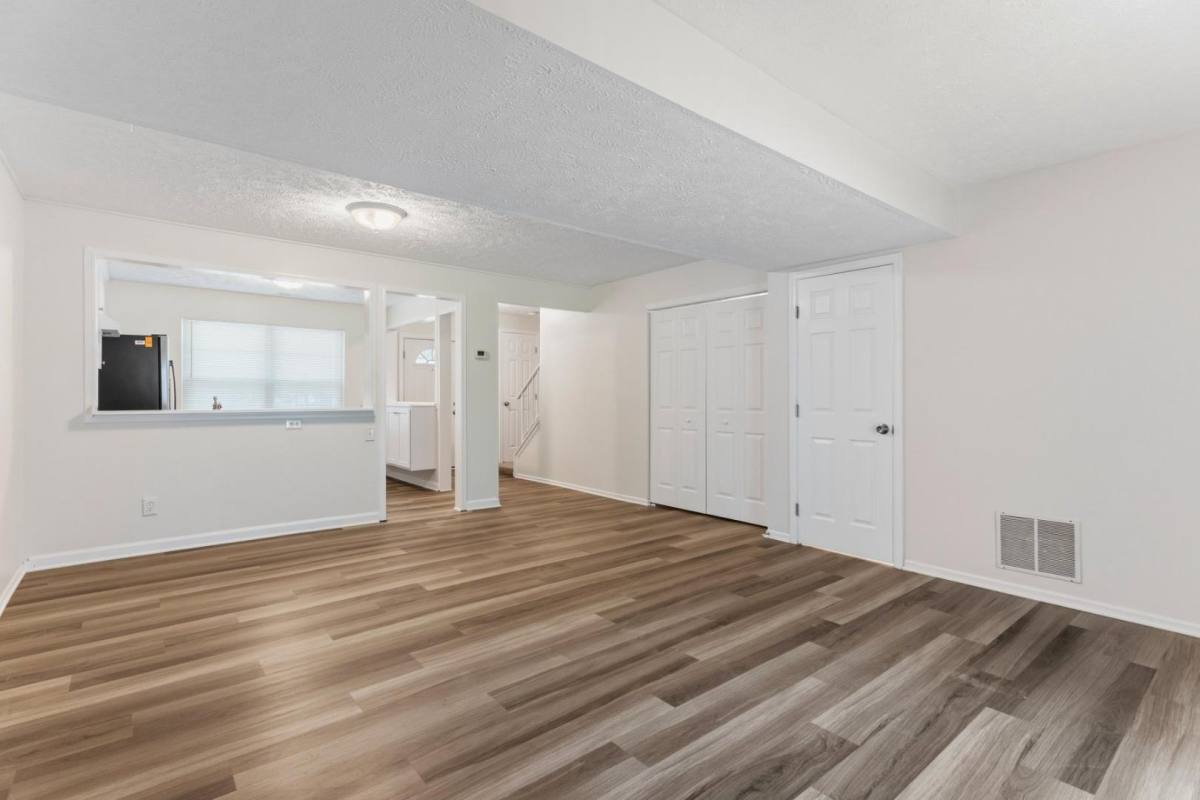 Townhouse for rent at 6319 Harris Heights Ave, Glen Burnie, MD 21061