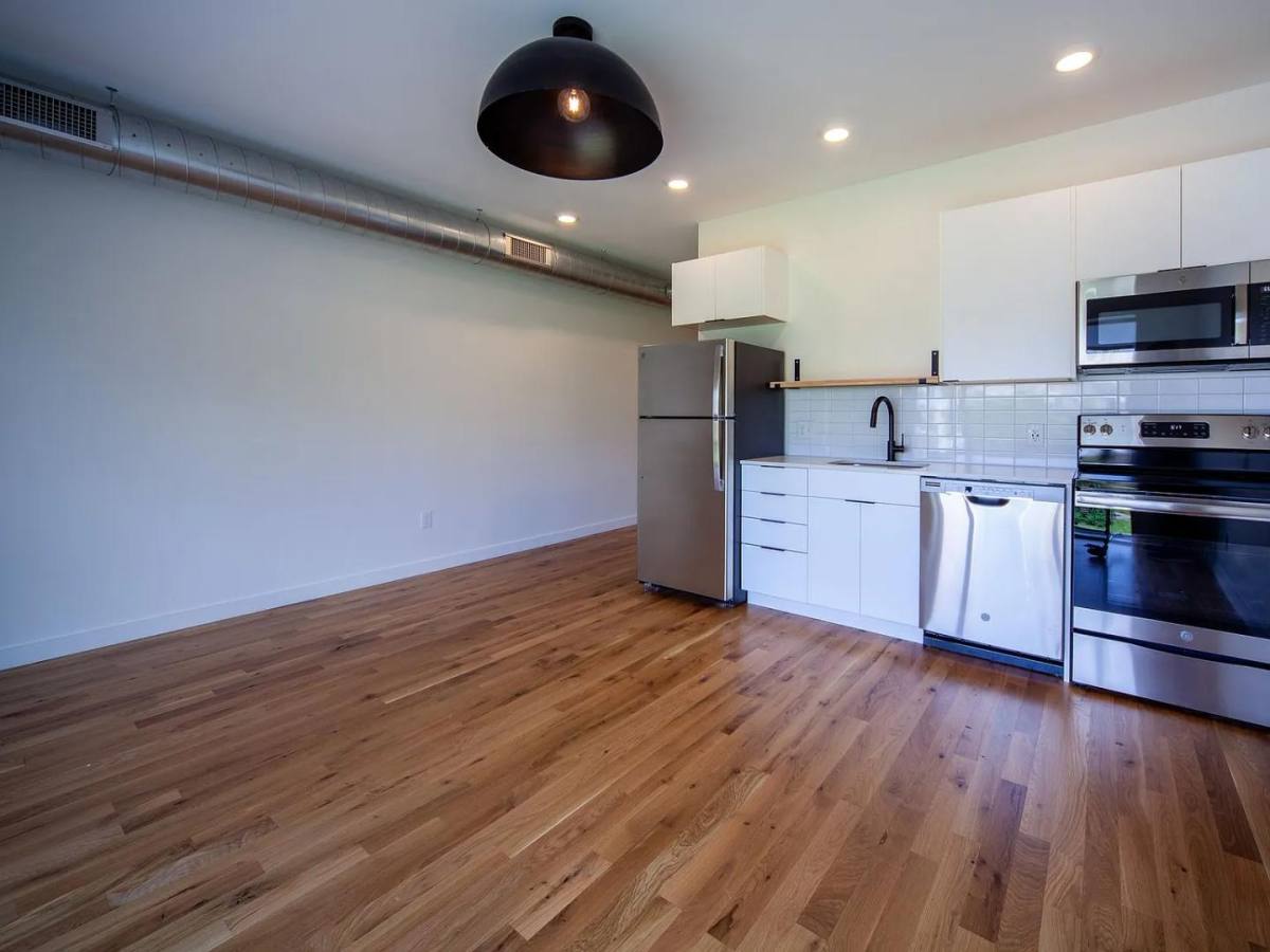 Apartment for rent at 548 W State St #203, Columbus, OH 43215