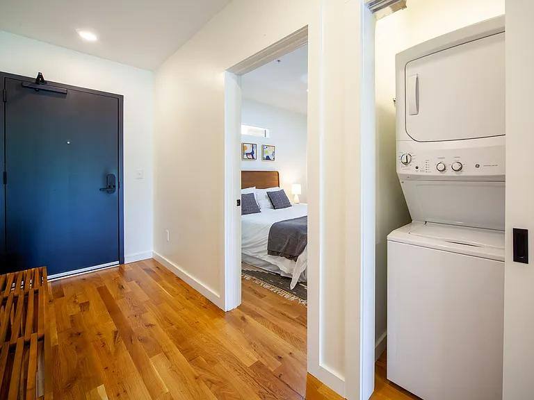 Apartment for rent at 548 W State St #203, Columbus, OH 43215