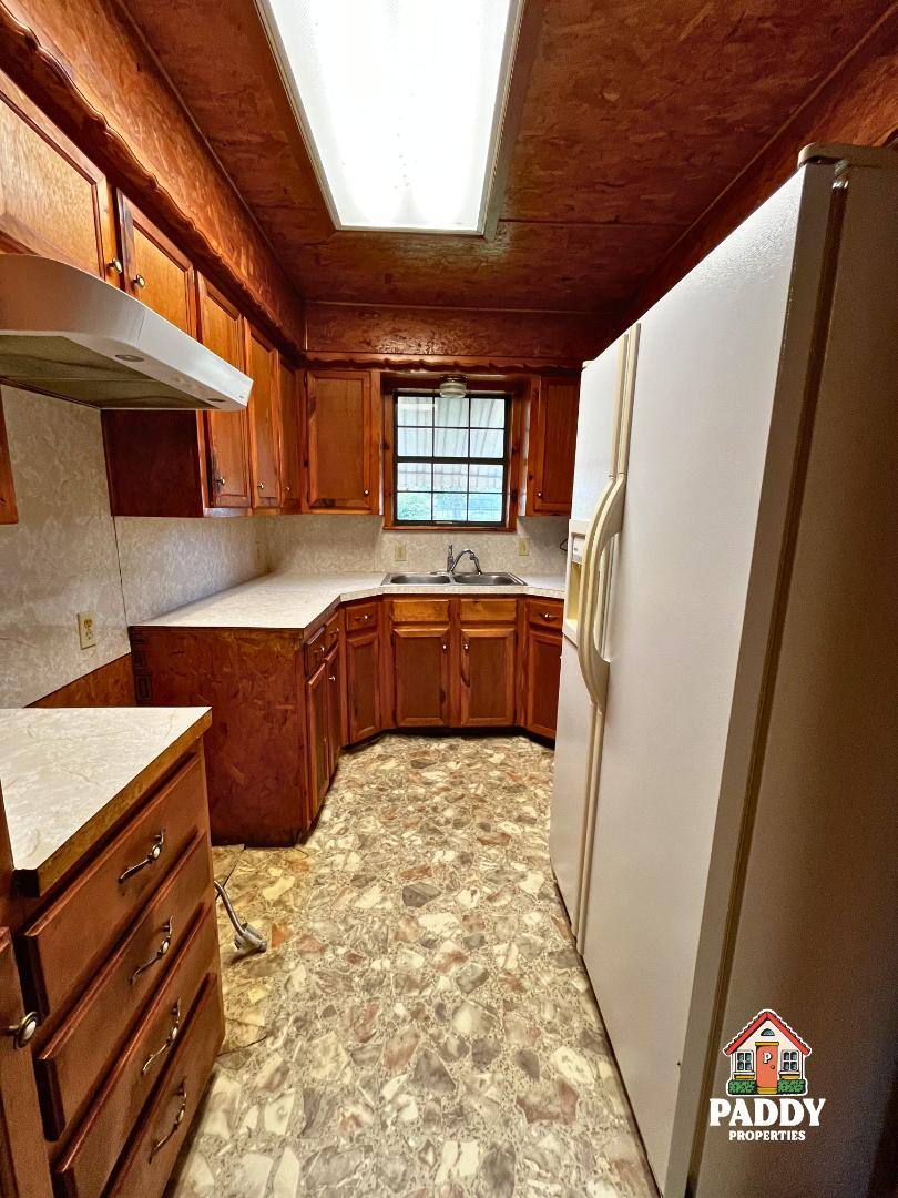 House for rent at 107 W State St, Omaha, TX 75571