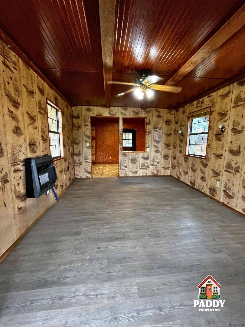 House for rent at 107 W State St, Omaha, TX 75571
