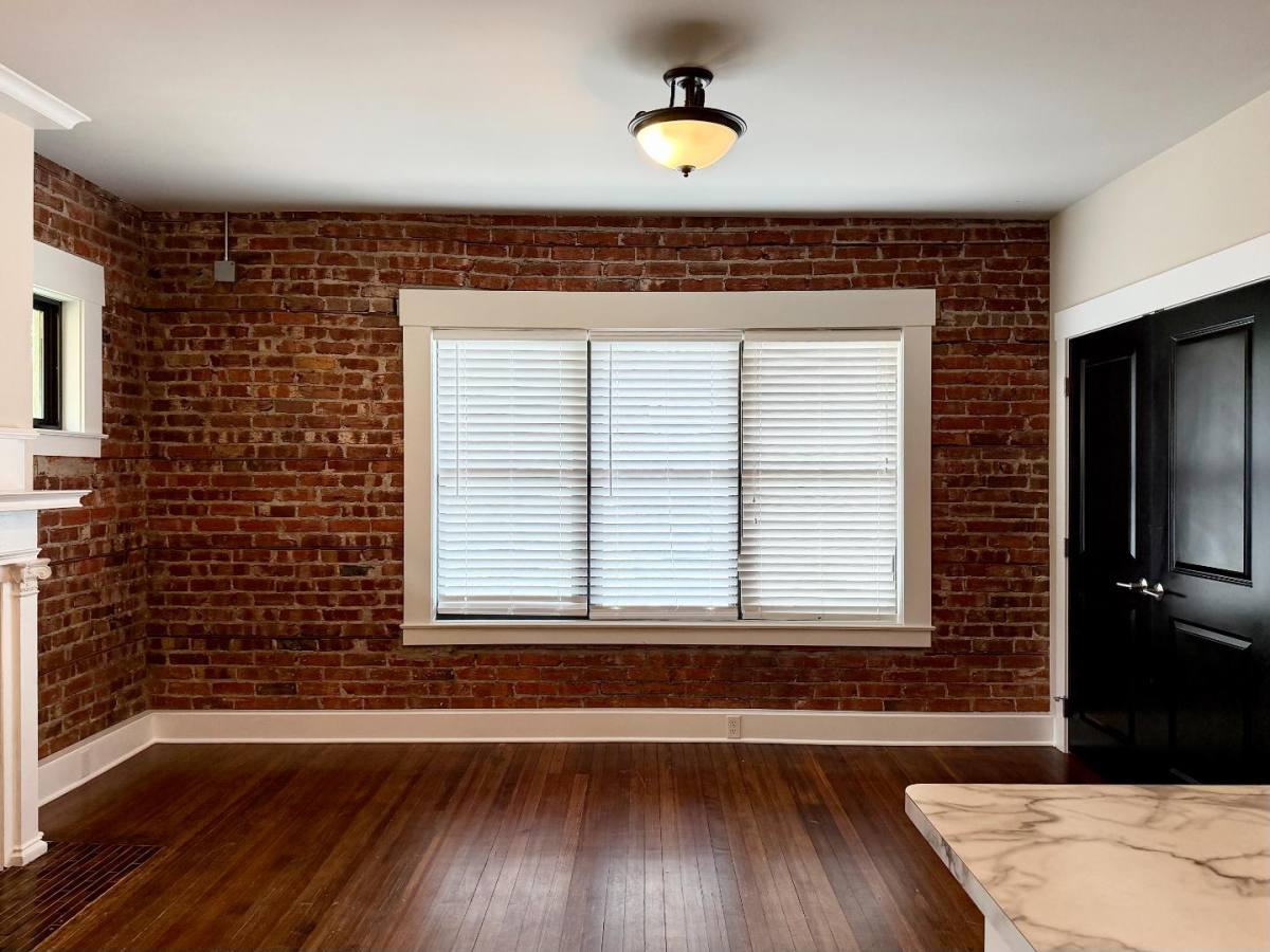 Apartment for rent at 1009 S 30th Ave #1, Omaha, NE 68105