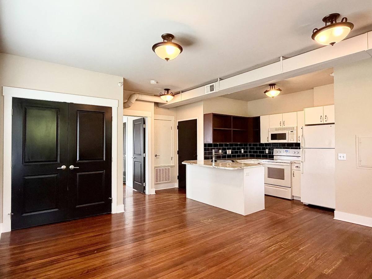 Apartment for rent at 1009 S 30th Ave #1, Omaha, NE 68105