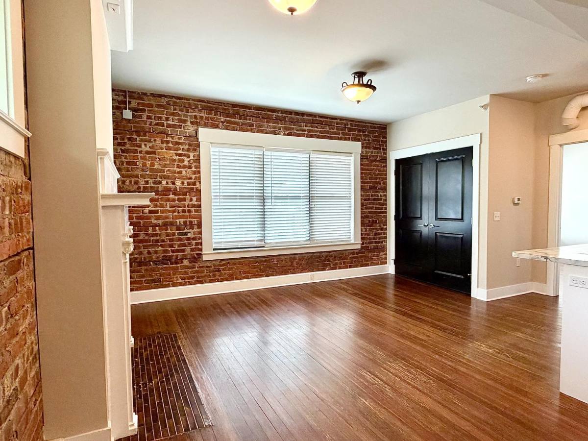 Apartment for rent at 1009 S 30th Ave #1, Omaha, NE 68105