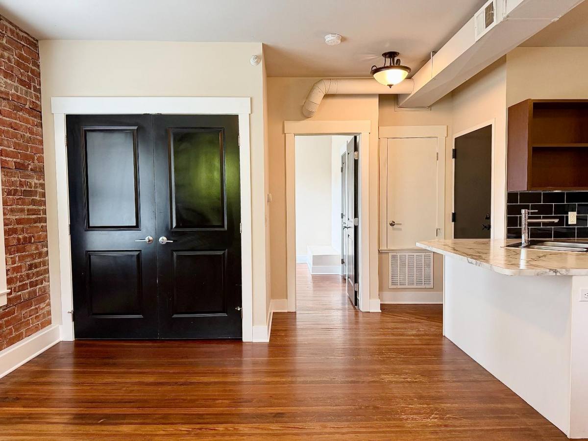 Apartment for rent at 1009 S 30th Ave #1, Omaha, NE 68105
