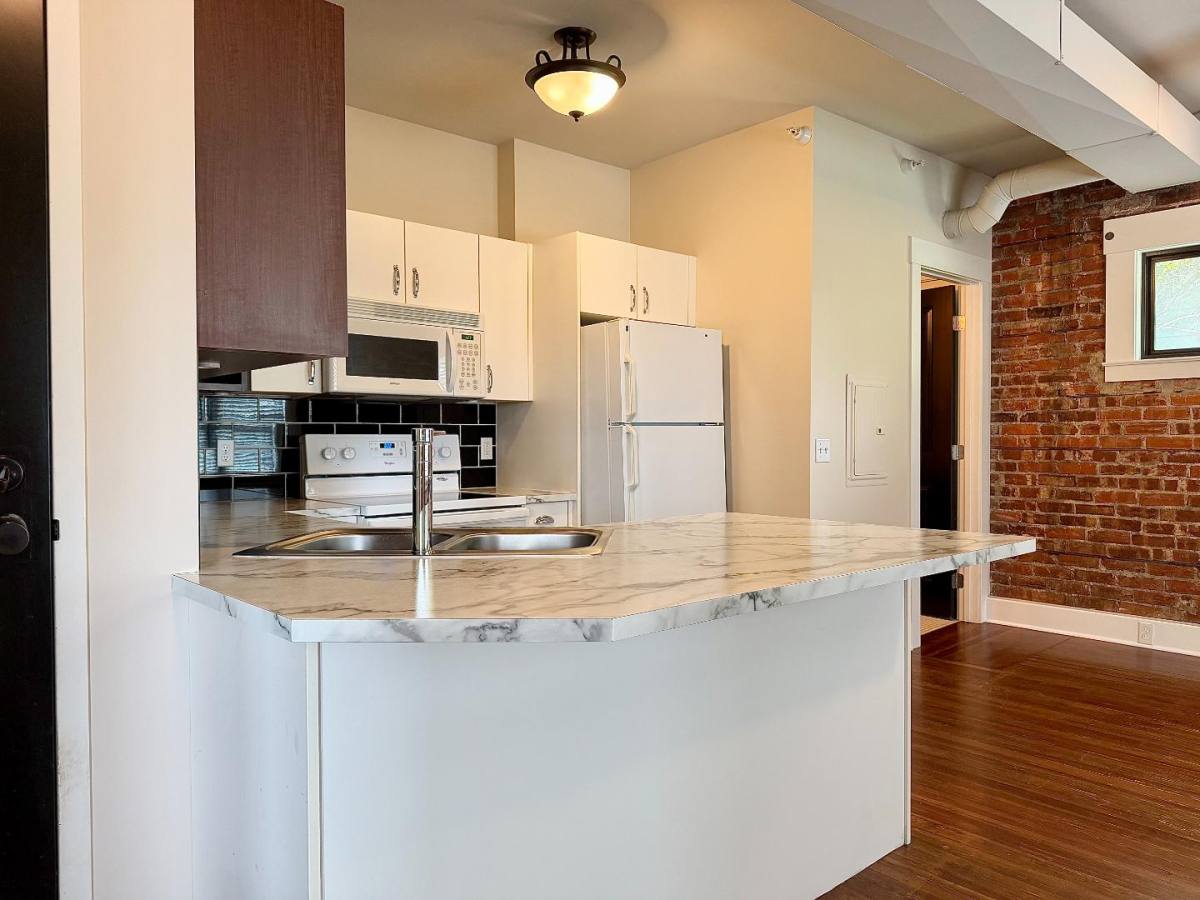 Apartment for rent at 1009 S 30th Ave #1, Omaha, NE 68105