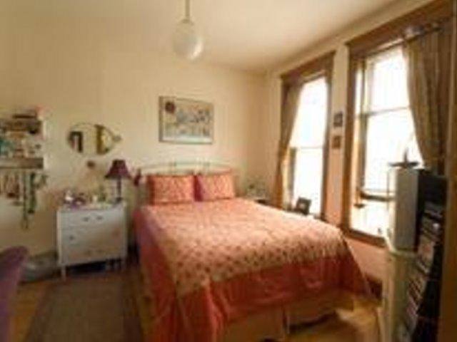 Apartment for rent at 848 W Waveland Ave #1, Chicago, IL 60613