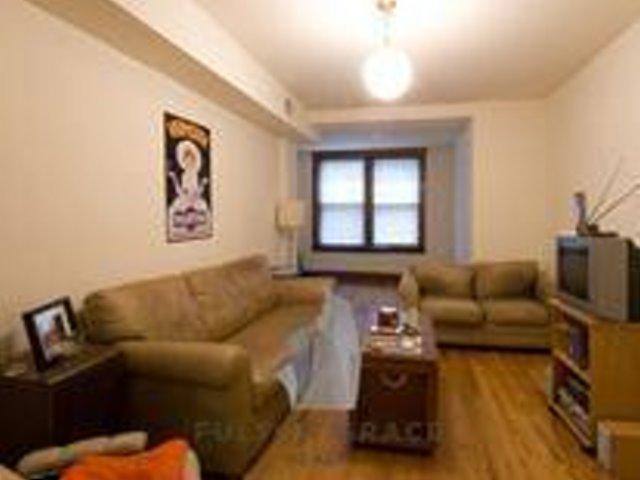Apartment for rent at 3709 N Fremont St #3, Chicago, IL 60613