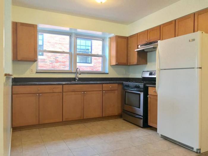 Townhouse for rent at 103 Battery Ave #PH, Brooklyn, NY 11209