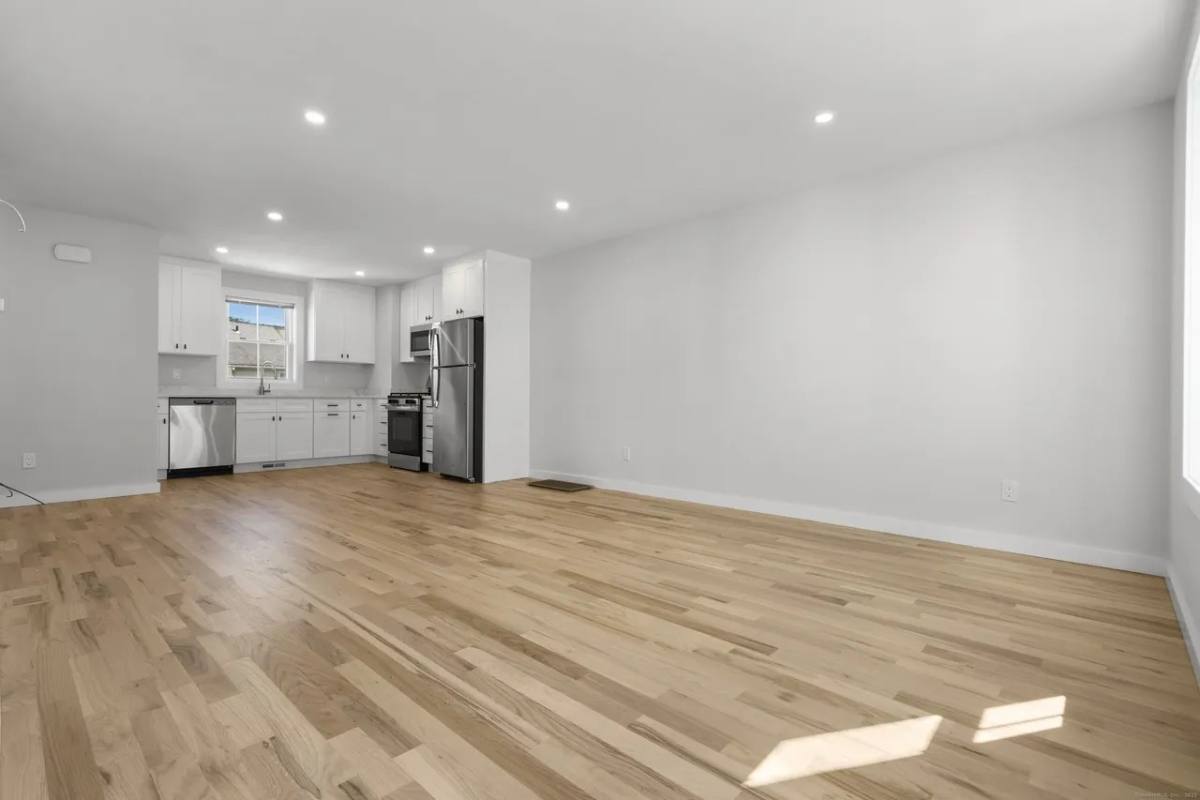 14 Taylor St, Stamford, CT 06902 - House for Rent - Image 6
