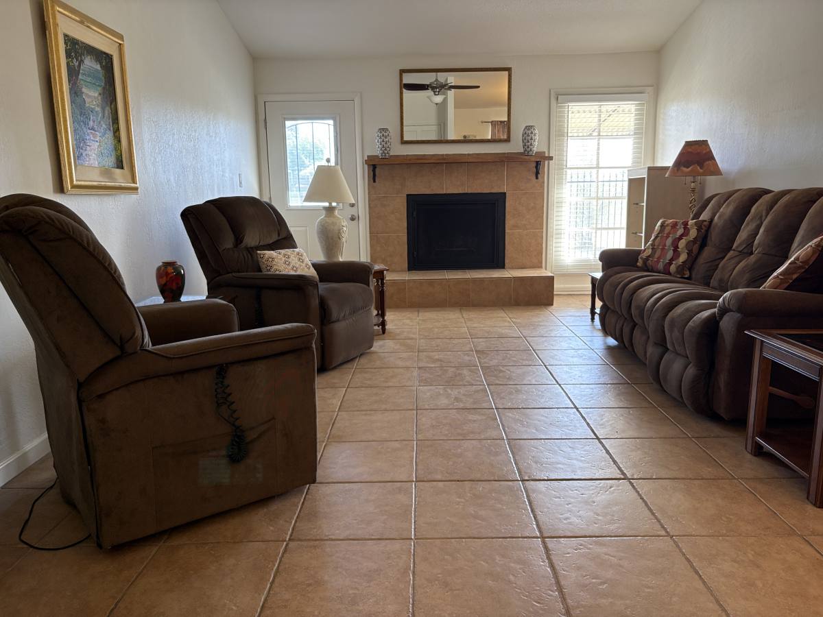 Townhouse for rent at 17810 N 45th Ave, Glendale, AZ 85308
