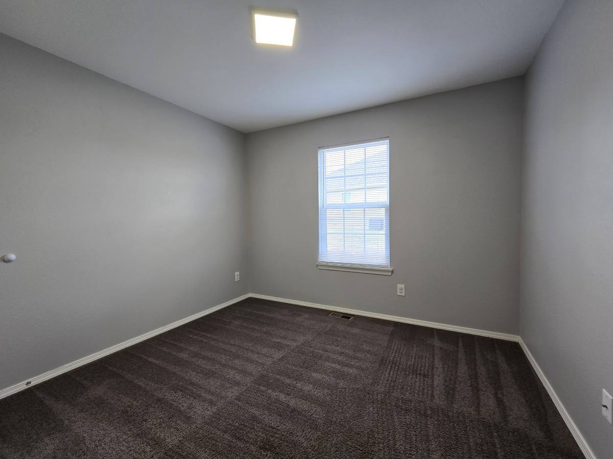 Townhouse for rent at 539 Welch St, Marshfield, MO 65706
