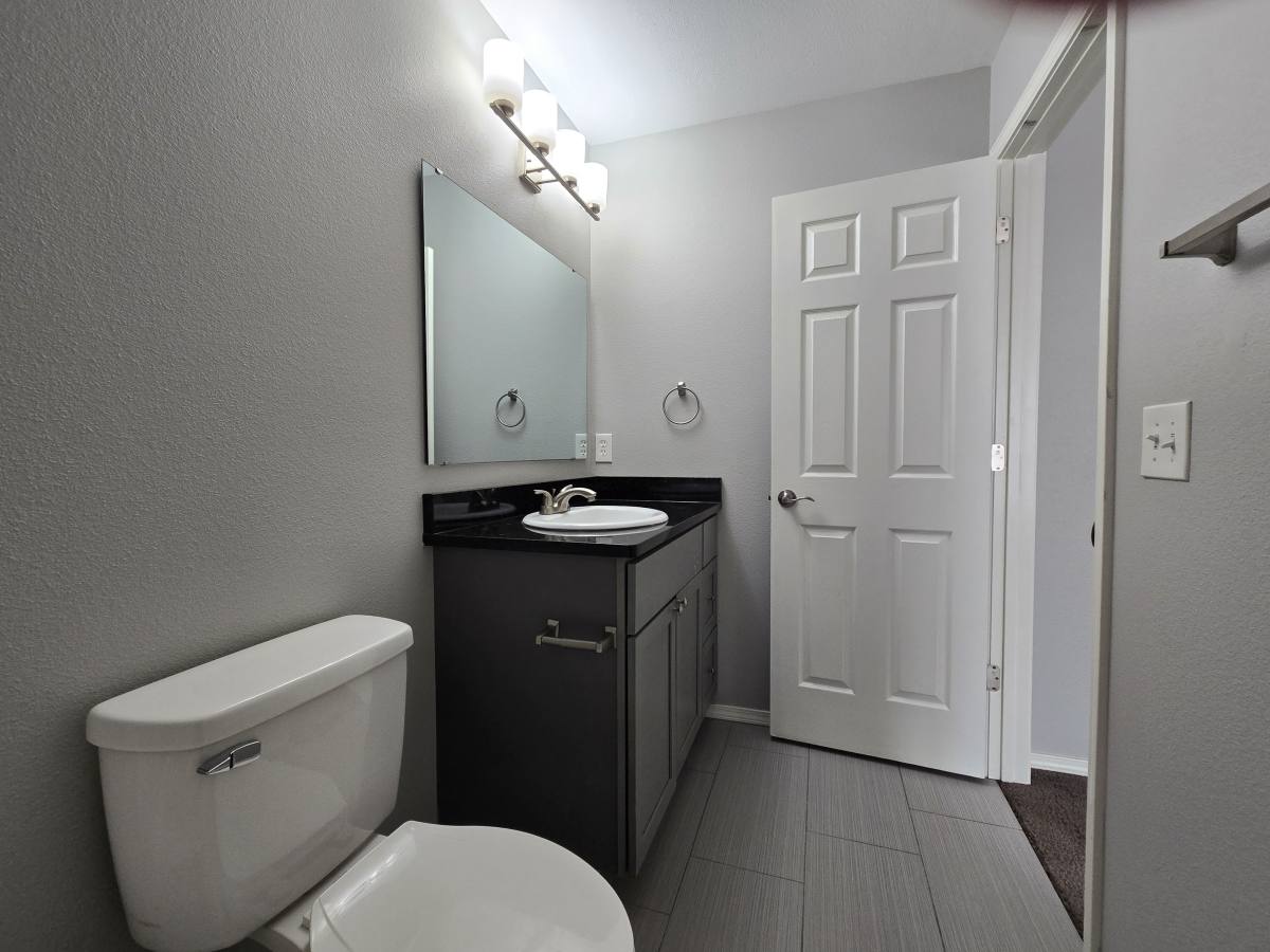 Townhouse for rent at 539 Welch St, Marshfield, MO 65706