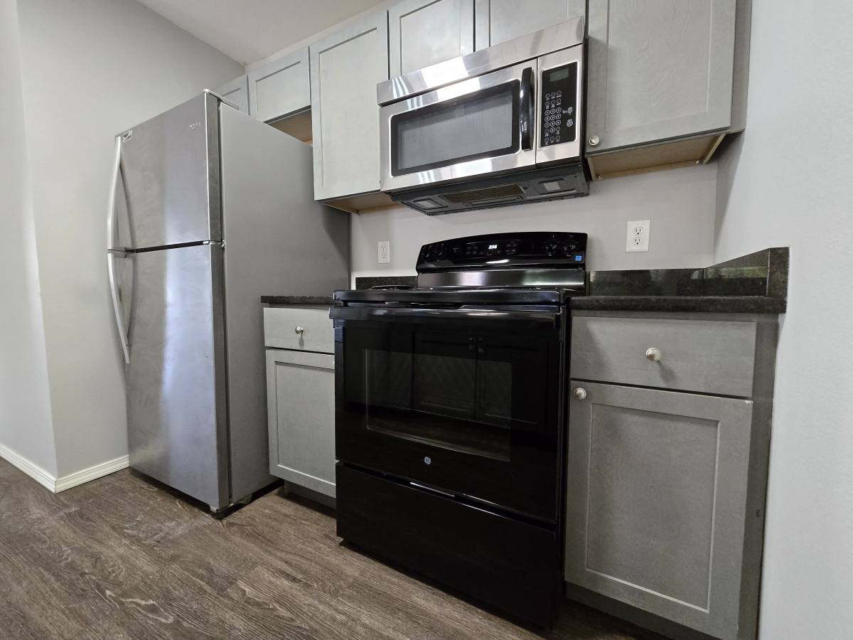 Townhouse for rent at 539 Welch St, Marshfield, MO 65706
