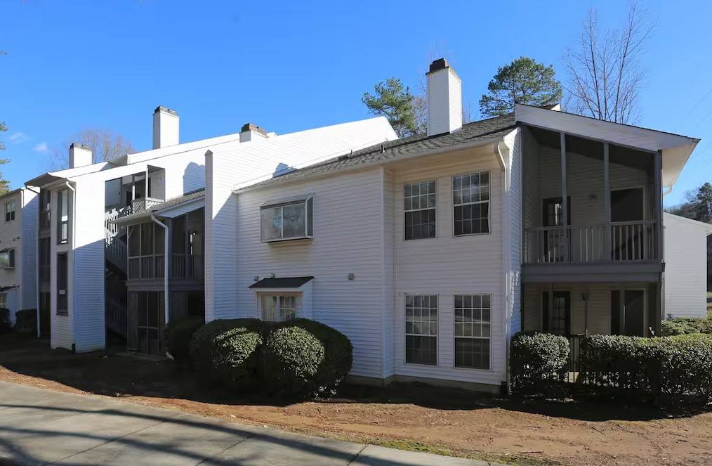 Apartment for rent at The Hedges Apartment Homes, 3020 Cottage Place, Greensboro, NC 27455