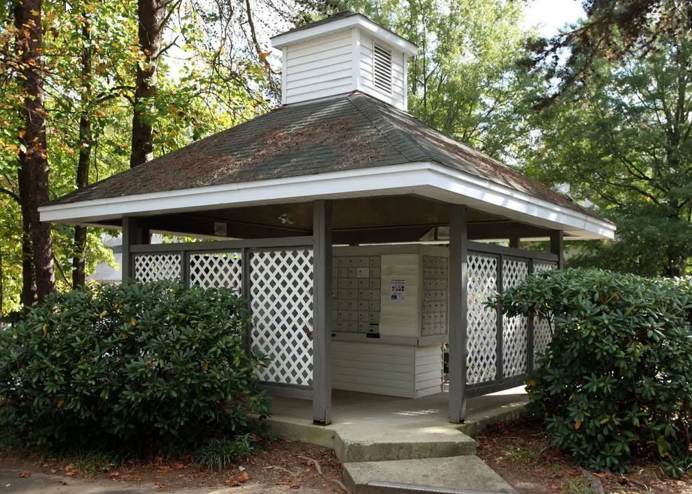 Apartment for rent at The Hedges Apartment Homes, 3020 Cottage Place, Greensboro, NC 27455