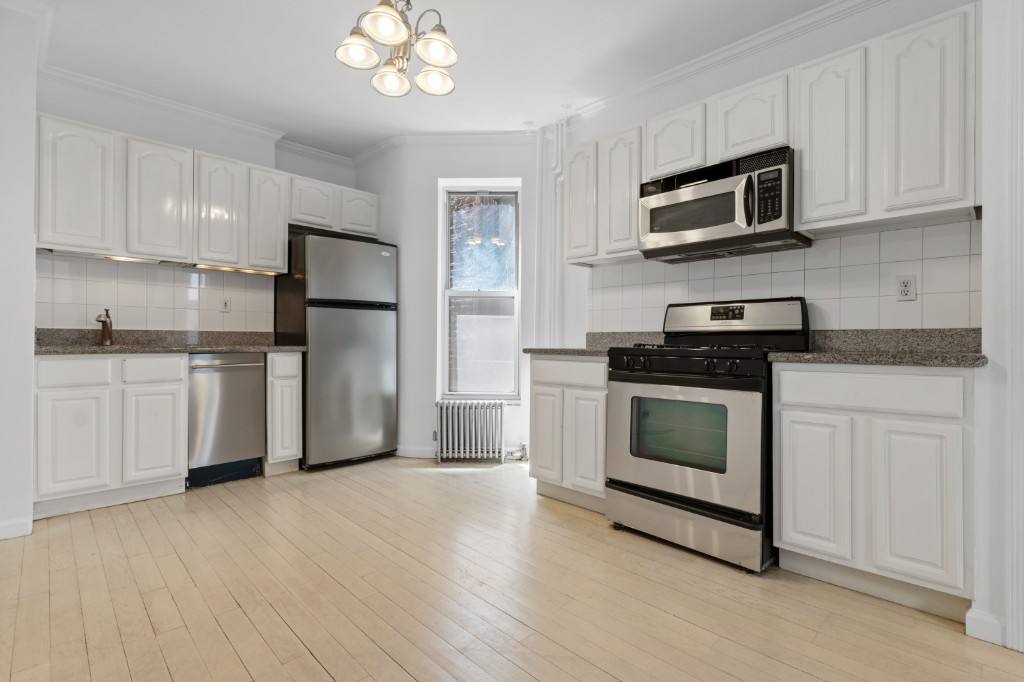 Apartment for rent at 552 Broome St #2B, New York, NY 10013