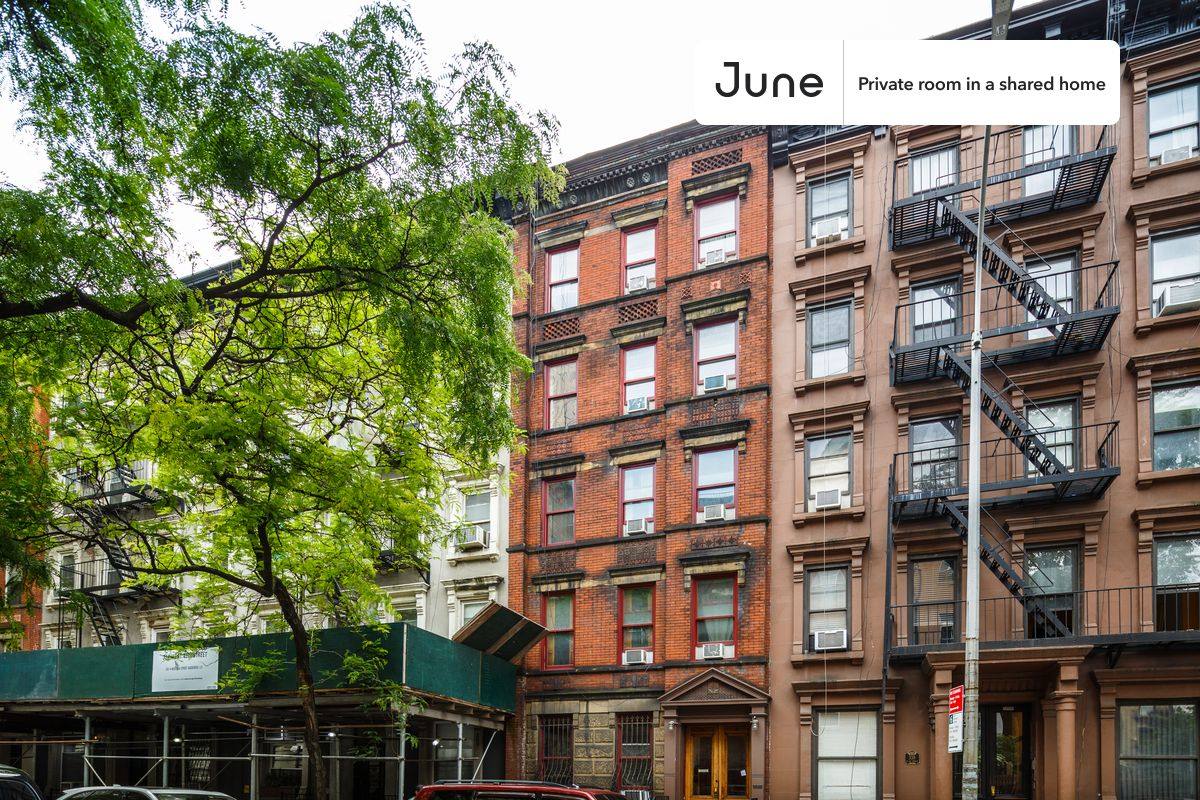 Apartment for rent at 336 W 47th St, New York, NY 10036