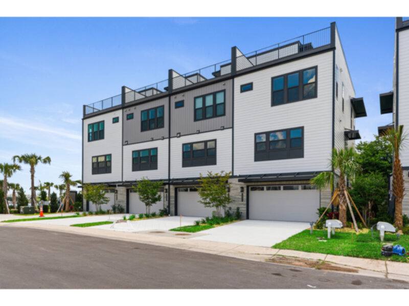 Townhouse for rent at 2054 Prudential Dr, Jacksonville, FL 32207