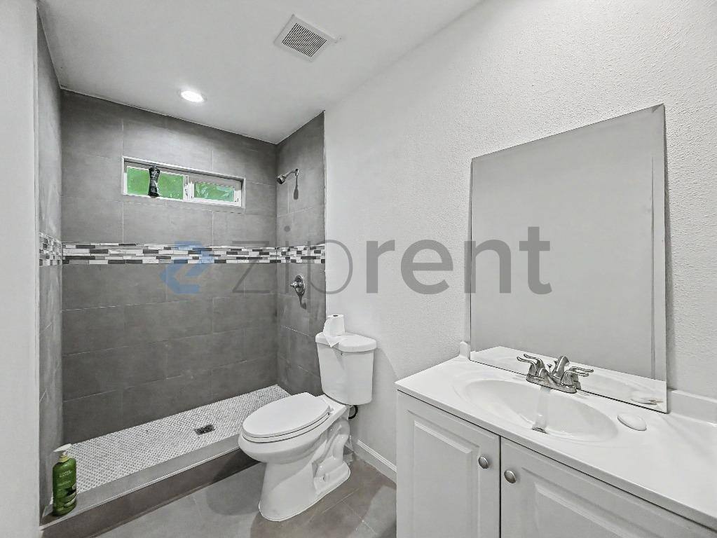 House for rent at 872 W 18th St #874, San Bernardino, CA 92405