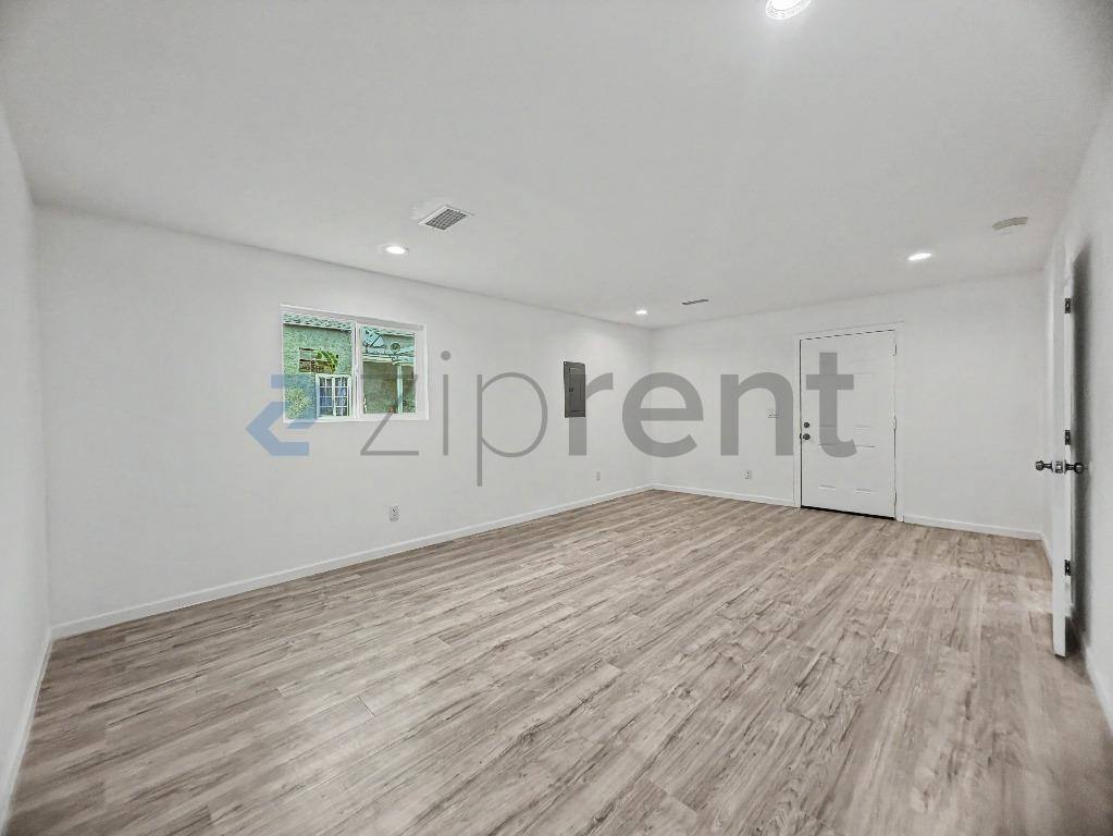 House for rent at 872 W 18th St #874, San Bernardino, CA 92405
