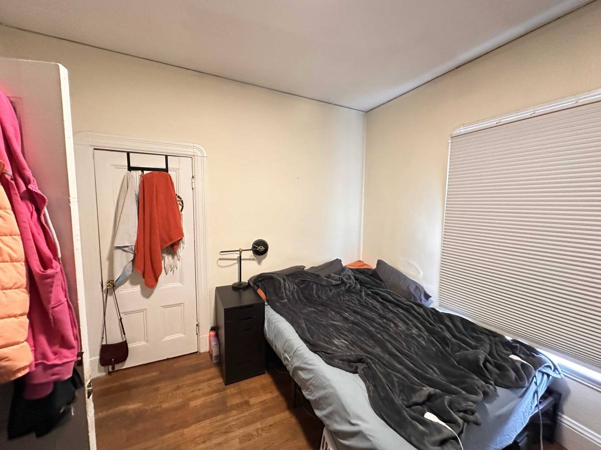Apartment for rent at 154 Walnut St #1, Somerville, MA 02145